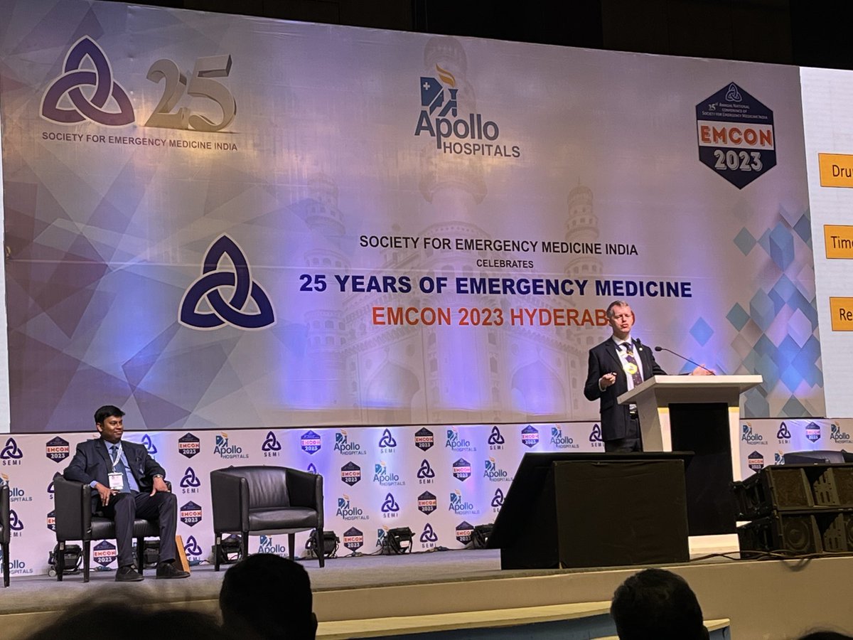 Opening plenary of #EMCON 2023, 25th Anniversary of @SEMI_India Dr Adrian Boyle RCEM President just before opening ceremony
