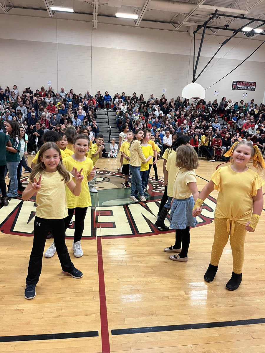 d61resposito's tweet photo. Great job second graders on an amazing show!! I am so proud of all of you! #d61learns #2ndgradeconcert https://t.co/zuAdLC6kv3
