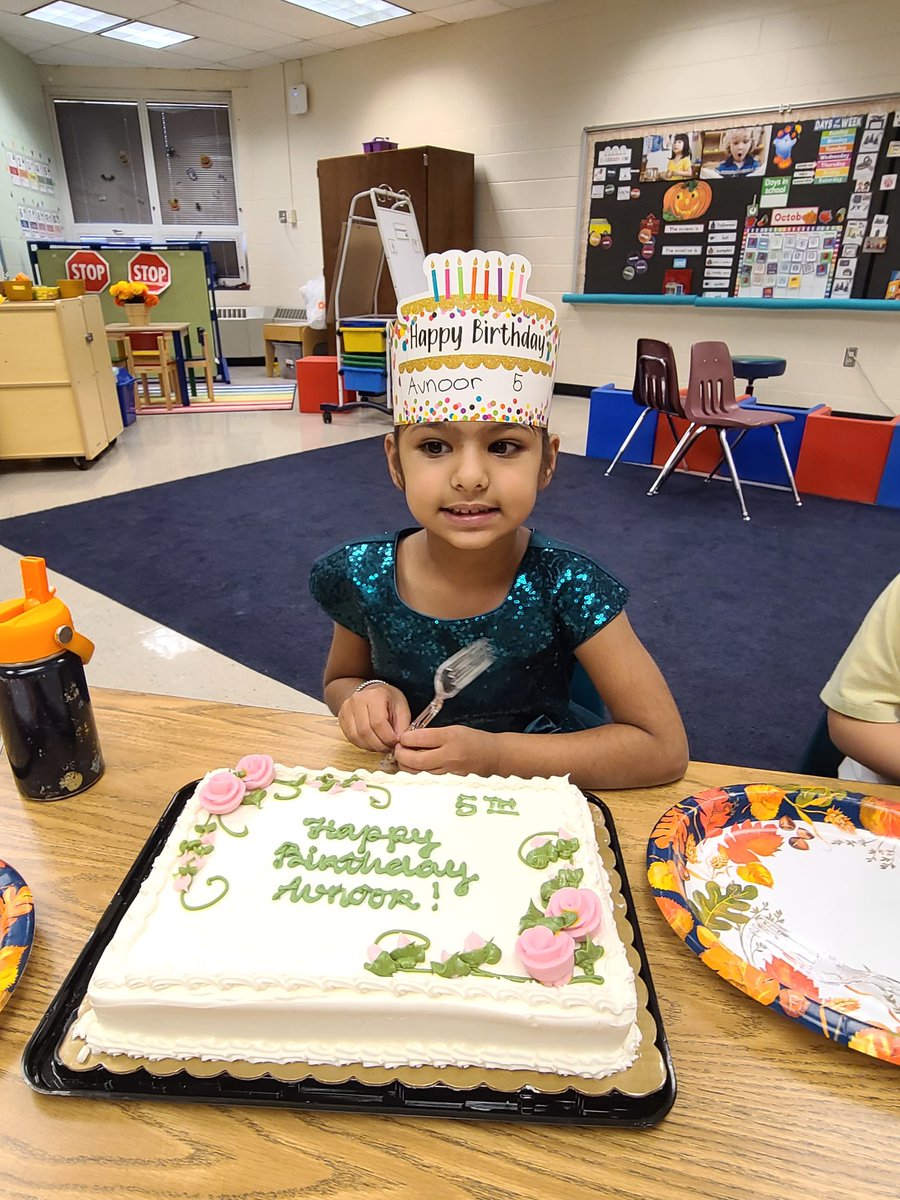 PMPantherCubs's tweet photo. We celebrated 2 birthdays in October! We had so much fun celebrating our friends! https://t.co/2zy9LvofjE
