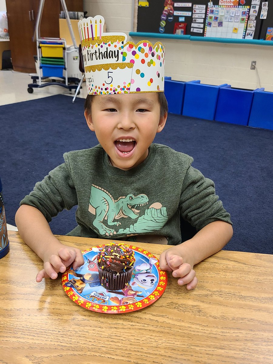 PMPantherCubs's tweet photo. We celebrated 2 birthdays in October! We had so much fun celebrating our friends! https://t.co/2zy9LvofjE