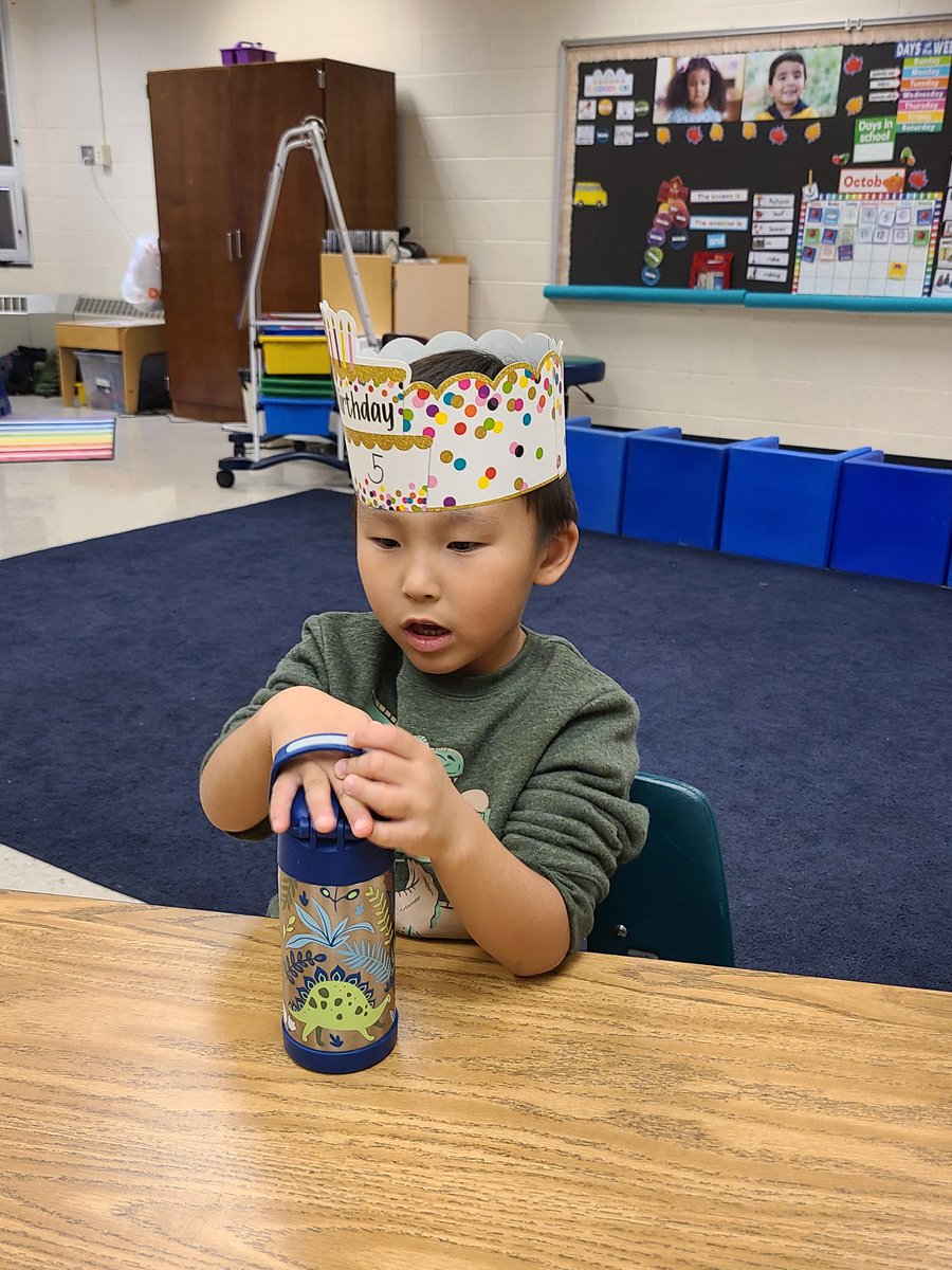 PMPantherCubs's tweet photo. We celebrated 2 birthdays in October! We had so much fun celebrating our friends! https://t.co/2zy9LvofjE