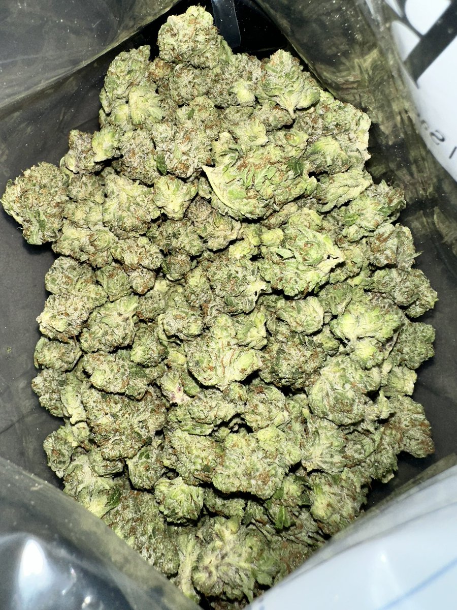 realstonned's tweet photo. I love me pink kush https://t.co/9bBtxelMT3