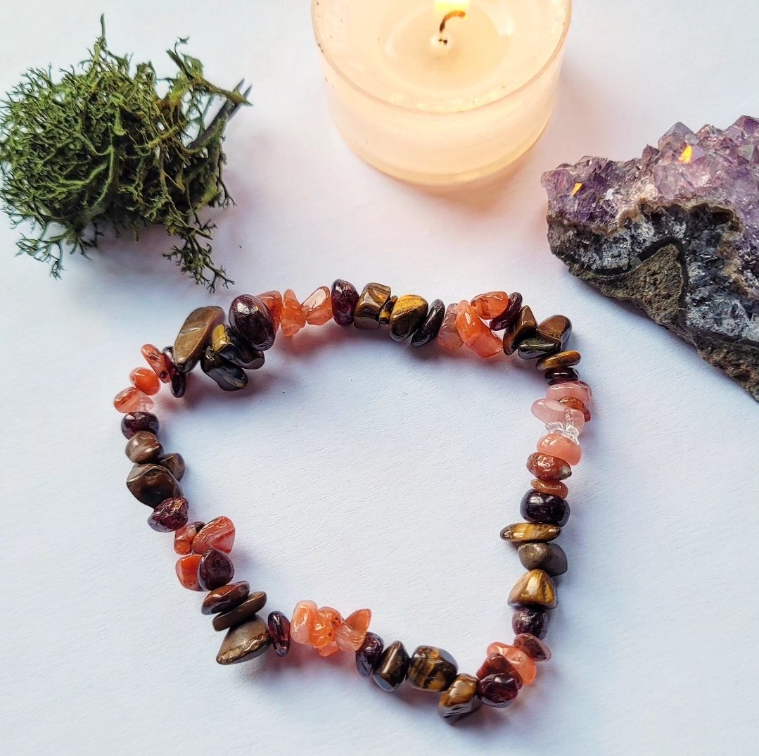 Confidence and courage bracelet, with Tiger Eye, Carnelian and Garnet.

crystalsofthemoon.etsy.com
#MHHSBD #EarlyBiz #BreakTimeHour #ElevensesHour #BizHour #inbizhour #shophandmadehour