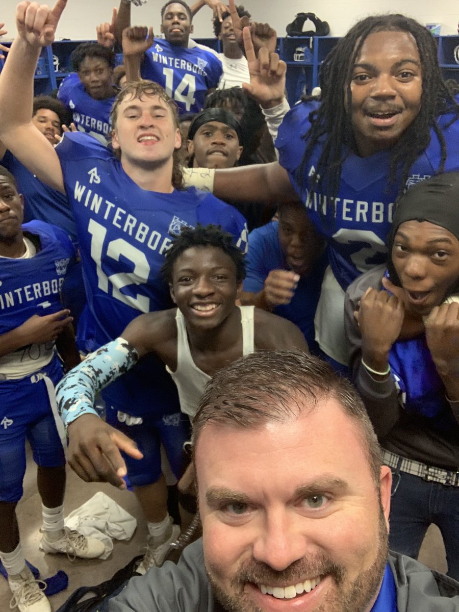 GraysonLawrence's tweet photo. This is what playoff bound looks like! (Not vacation 😉)💙🐶 @mansfield16 Let’s GO!!!! 💙🐶 https://t.co/TigfSsvBfh