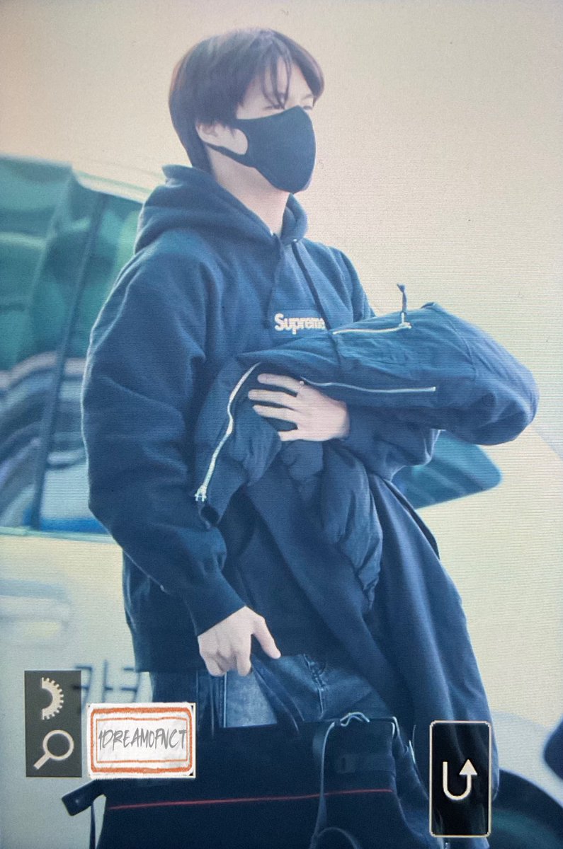1DREAMOFNCT's tweet photo. 2023.10.27 ICN🛫️

#엔시티드림 #제노
#NCTDREAM #JENO https://t.co/1JrgKxfnUU