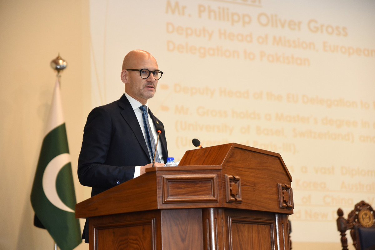 EUPakistan's tweet image. Delighted to be part of the International conference on the EU as a model for regional integration, hosted by esteemed Jean Monnet Chair at @numl_official!

Our 🇪🇺 Deputy Head Philipp Gross @phogross spoke to the brilliant students, researchers, and academia in attendance.
🧵