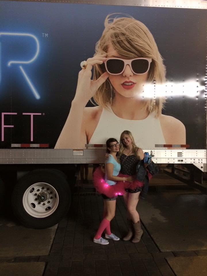 Boise_Swiftie's tweet photo. This album is so special! And it brought back so many wonderful memories. It was my first Taylor Concert I was able to afford to go to. I went to both nights in Nashville. And I had the best time. I couldn’t be more proud of Taylor! #1989TaylorsVersion #TaylorsVersion @taylorswift13 @taylornation13