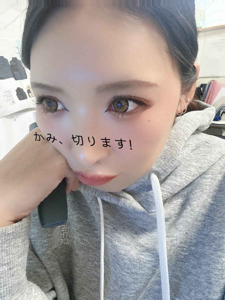 0107k2's tweet photo. 前髪 パッツンはどうだろ💦 https://t.co/56D0P6jZtH