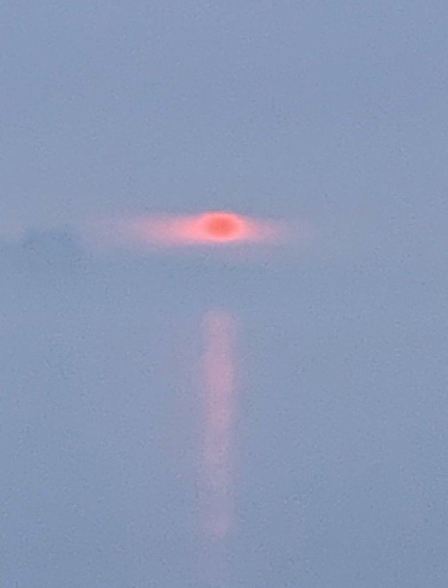 YAŞAM; parçası olduğumuz varoluşun bağlantısallık ağı, zamanı aşan bir bütünlük içindedir.

Bu “bütünün” yapı taşı atom değil ‘enformasyondur’.

Hiç bir varlığın yaşamı kendi doğumu ile başlamaz

Hikaye bunun çok ötesinde ve eskisindedir

Her varlık yaşamın bir varoluş kodlaması,