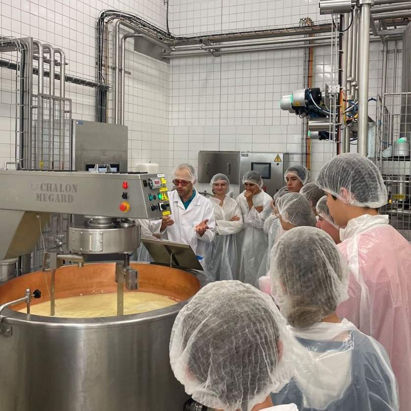 Retour sur les visites de l’ENILBIO depuis la rentrée de septembre 2023.
Elles se font de préférence la matin à partir de 9h du lundi au vendredi sur réservation à recrutement.poligny@educagri.fr