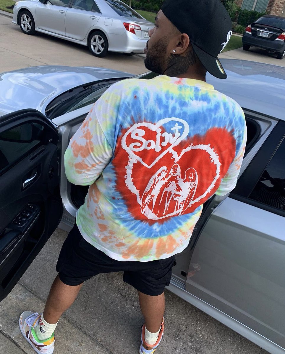 1slimelik's tweet photo. deep deep down in the water that’s where i was raised📿 https://t.co/DYznnEj0qM
