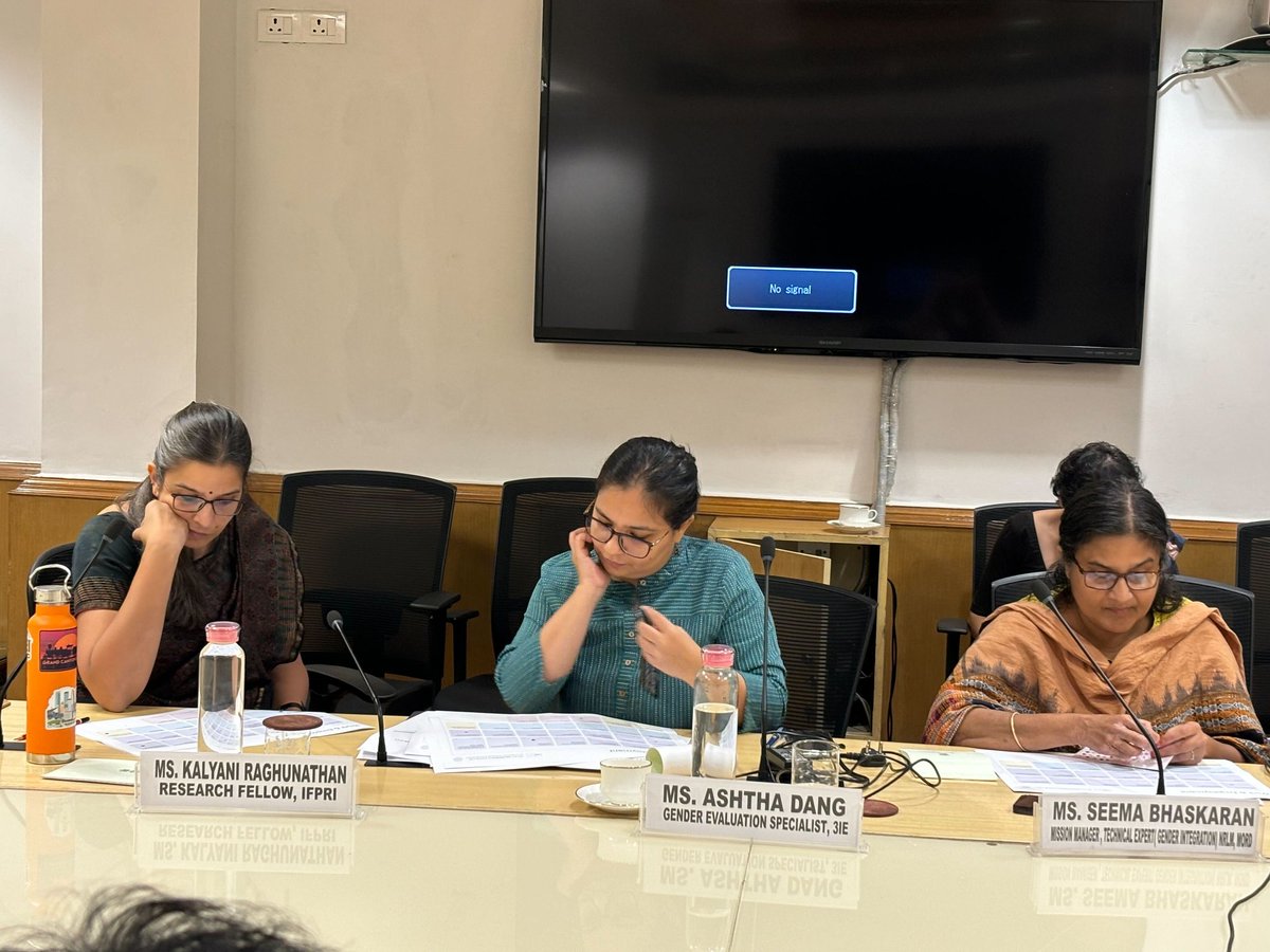 official_udaiti's tweet image. Participants at the #designthinking workshop on #genderindicators engaged in an indicator ranking exercise that helps identify theme-wise priority indicators in terms of impact and relevance for the end users.
@annaroy9 @YaminiYaminina @dev_a_key