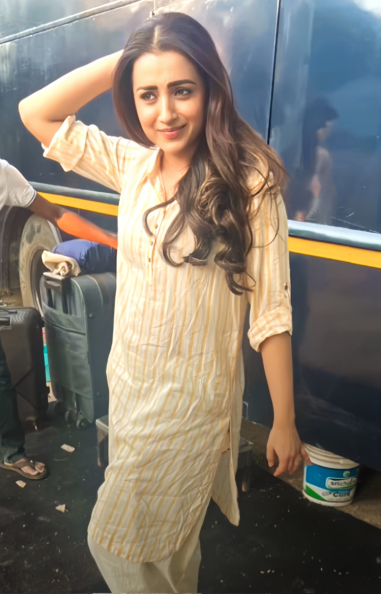 F9bNleJW0AAP3tk?format=jpg&name=large