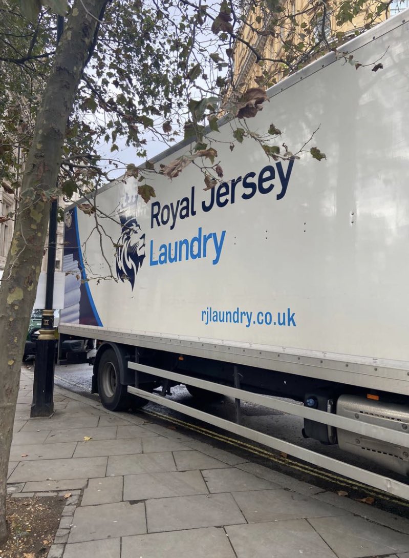 Good Morning London 👋🏻 
RJL deliveries start early
❤️ London