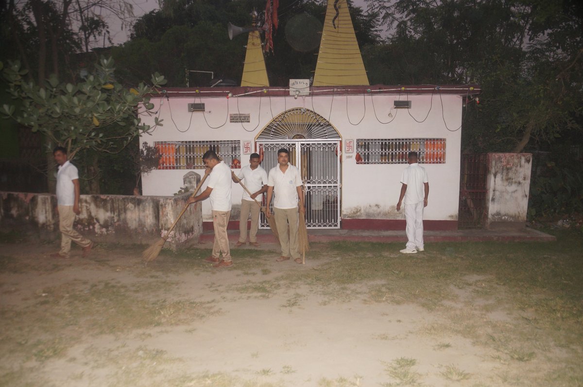 SSBSHQPURNEA's tweet photo. Clean spaces uplift your spirits,help you concentrate better, and bring tranquility. Embrace the serene beauty of cleanliness for a healthier, happier you,thus SHQ Purnea Organised the same on 24/10/23 to 26/10/2023 #PositiveVibes #SpecialCampaign3 #FitnessMotivation @SSB_INDIA https://t.co/i0SLgsgrF6