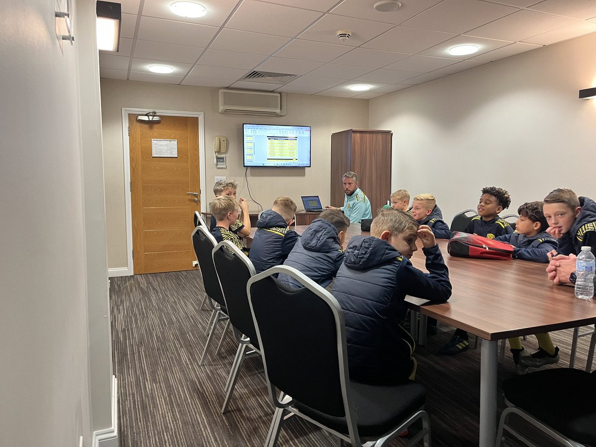 BAFCAcademy's tweet image. This week we held our first  ‘Player Care Night’ of 23-24 season for U9-U12s 💛🖤 activities included workshops in Nutrition, Anti-Bullying, EDI &amp;amp; Analysis 🙌🏼⚽️ #betterpeople #betterplayers