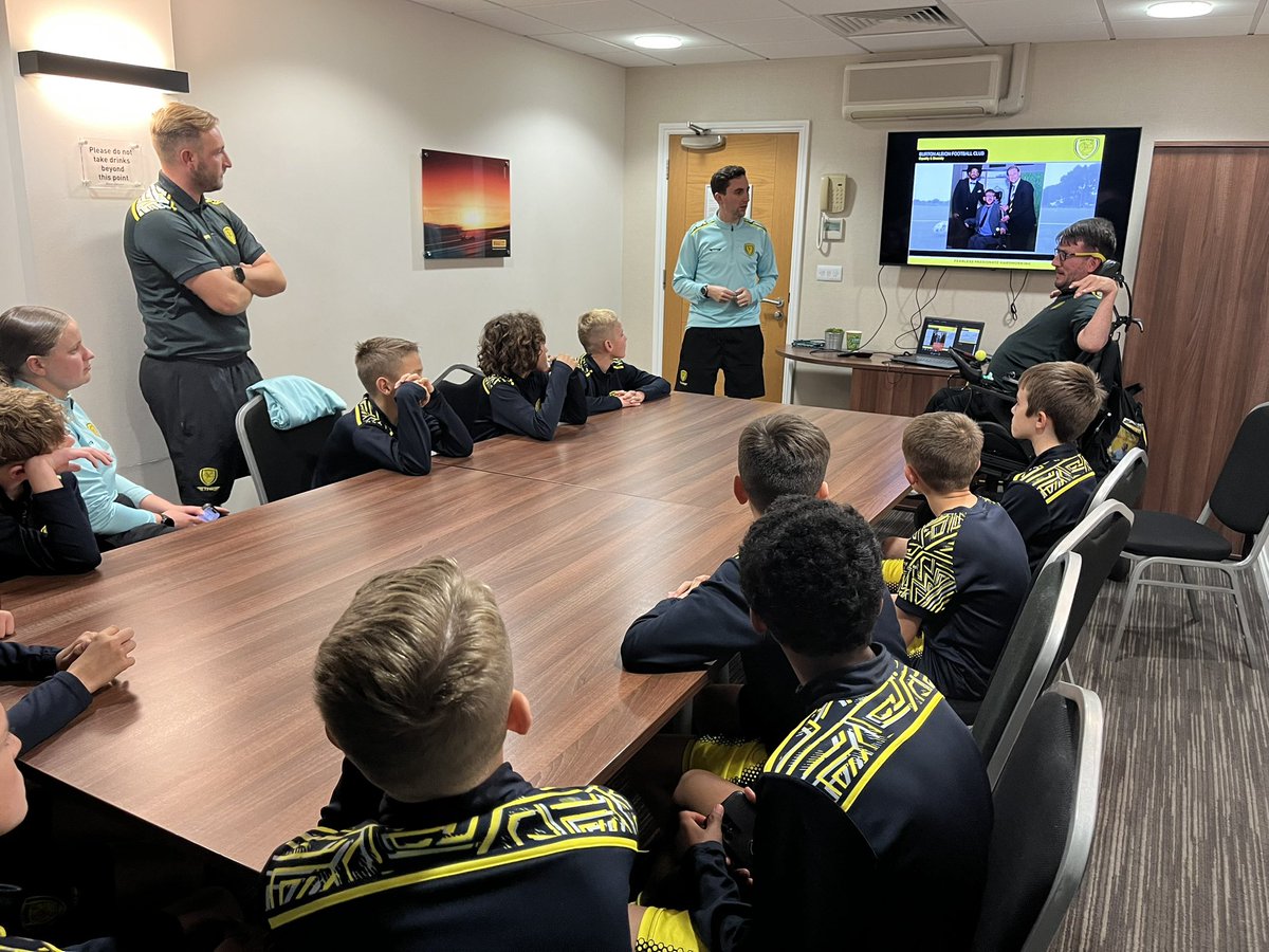 BAFCAcademy's tweet image. This week we held our first  ‘Player Care Night’ of 23-24 season for U9-U12s 💛🖤 activities included workshops in Nutrition, Anti-Bullying, EDI &amp;amp; Analysis 🙌🏼⚽️ #betterpeople #betterplayers