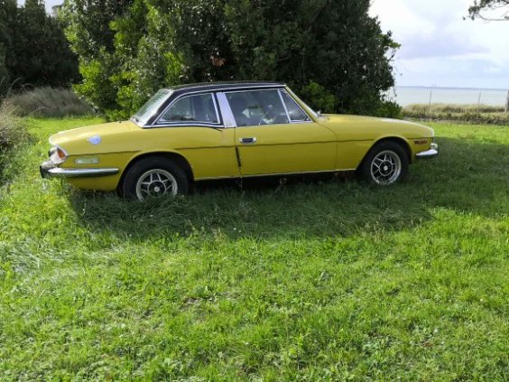 testanddriving's tweet image. Une Triumph Stag de couleur jaune ce n'est pas commun ! D'autant que cette séduisante anglaise n'a été produite qu'à 25 877 exemplaires entre 1970 et 1977.

Une voiture construite par British Leyland et commercialisée sous la marque Triumph. Elle abritait un V8 sous son capot.