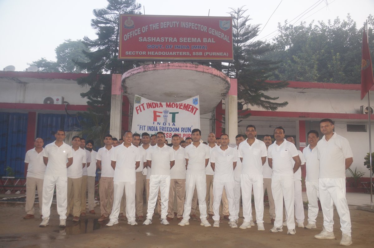 SSBSHQPURNEA's tweet photo. क्षेत्रक मुख्यालय पूर्णिया द्वारा Fit India Run-4.0 के अंतर्गत 3 कि.मी. की दौड़ का आयोजन किया गया
@SSB_INDIA https://t.co/7nuBkLnwxo
