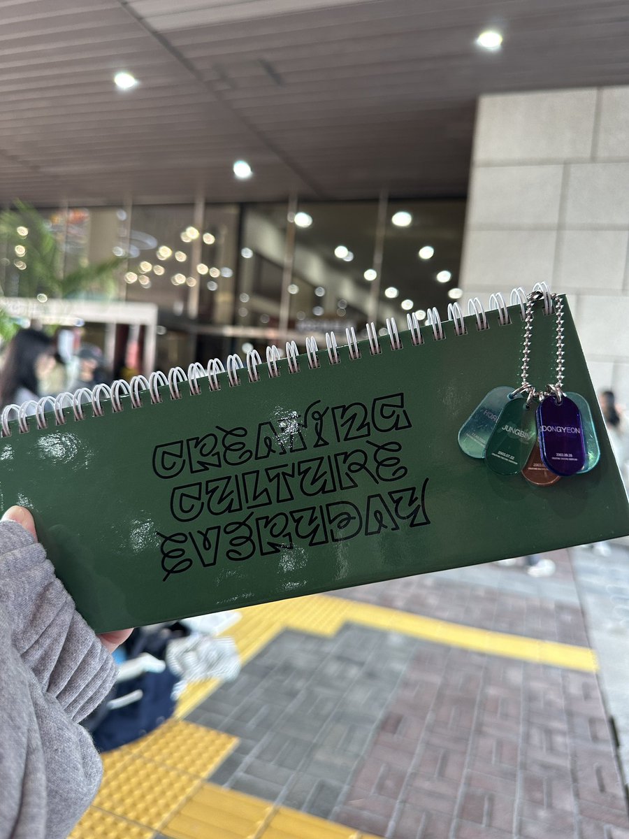 [📢] 231027
KBS2 뮤직뱅크 출석 체크 안내

⏰ 2023년 10월 27일 (금) PM 4:00
📍KBS 신관 공개홀 앞

#POW #파우 #Dazzling #GRID #그리드