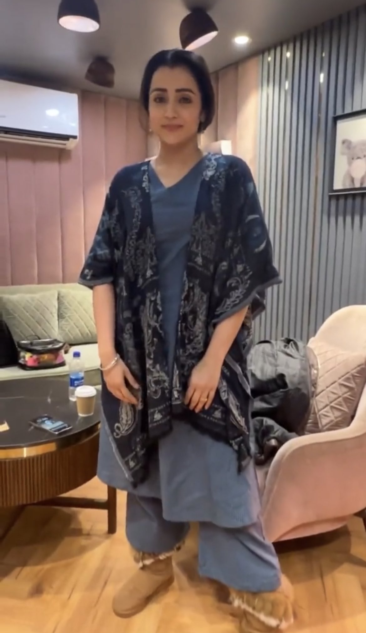 F9bS_w9akAAmWIk?format=jpg&name=large