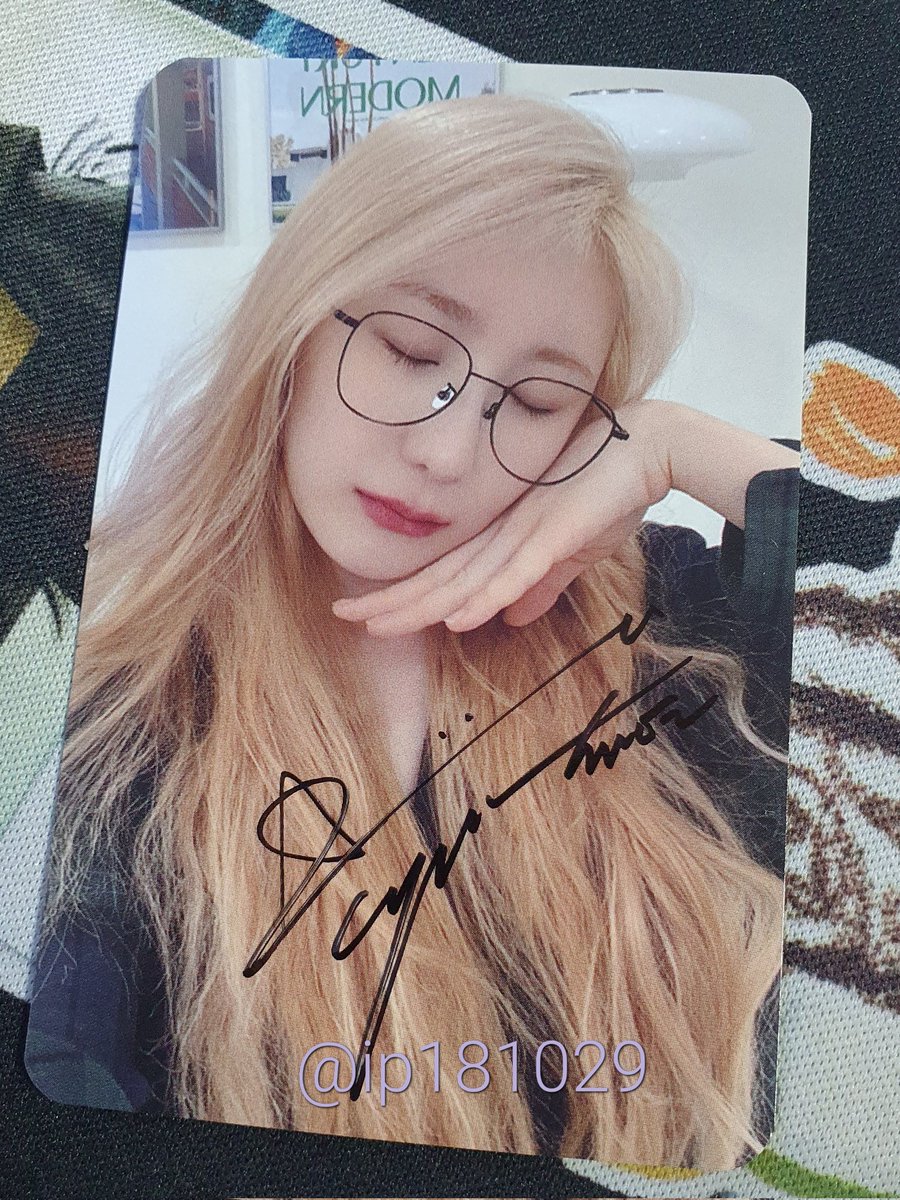 ip181029's tweet image. #VENTAX #VR콘서트 #KPOPVR
#걸스인원더랜드 #이채연 #여니왔어요
너무 이쁜 채연이 사인포토카드 감사합니다🥰
vr콘서트도 주말 이틀동안 예매했는데 너무 기대돼요!!!