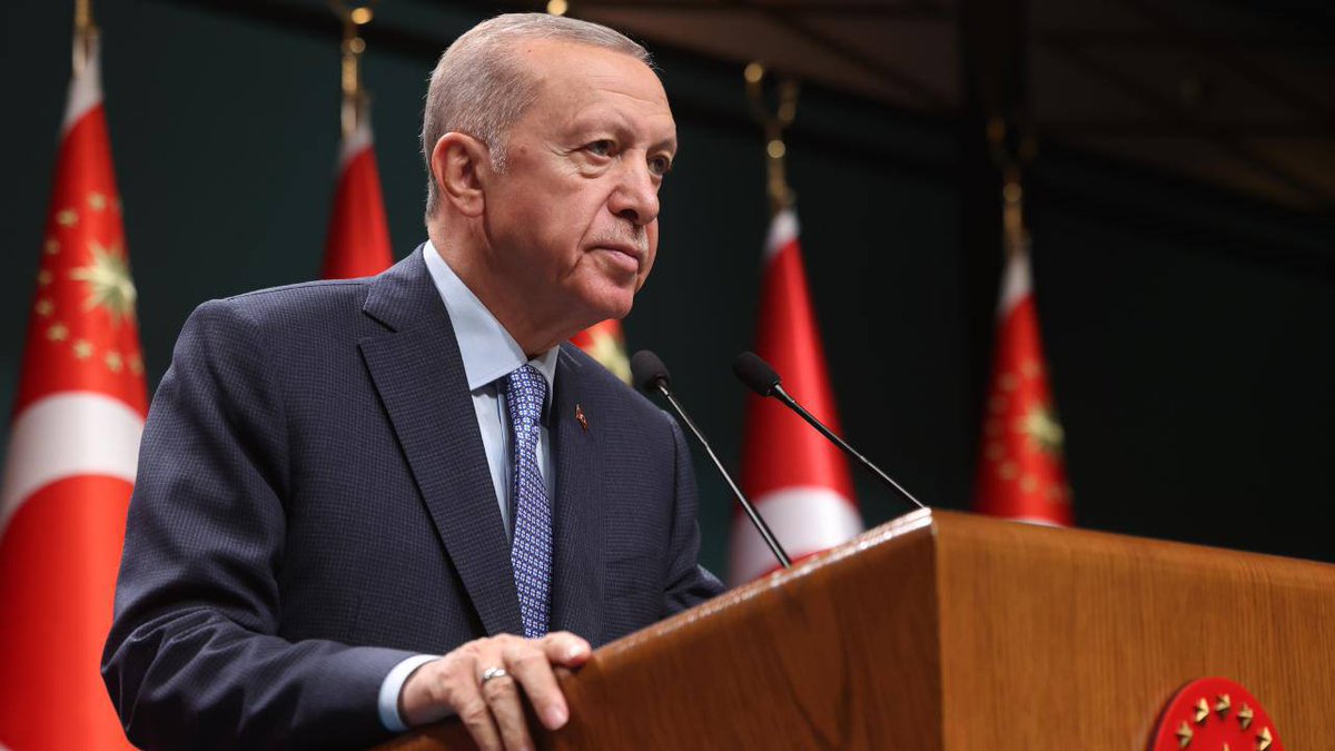SprinterPress's tweet photo. Turkish President Recep Tayyip Erdogan:

🔹All Western countries unconditionally support these attacks [by Israel on the Gaza Strip]. What happened to the Universal Declaration of Human Rights? Don't you look at what's written there? They only look when it suits them.
🔹By sending an aircraft carrier instead of a relief ship, they showed what kind of lobby they serve. This is called hypocrisy.