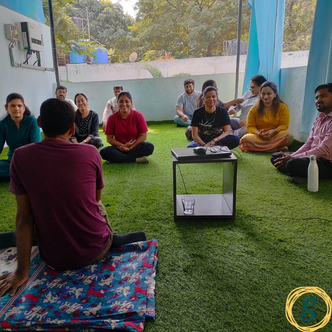 SpheruleNGO's tweet image. Today, Team Spherule had a healthy start to their morning. We had a session on Yoga, Mindfulness, and Meditation with our guest speaker Mr. Dheeraj.
The pan-India team also joined the session online and benefitted from the session.
#yoga #wellness #spherule #mindfulness