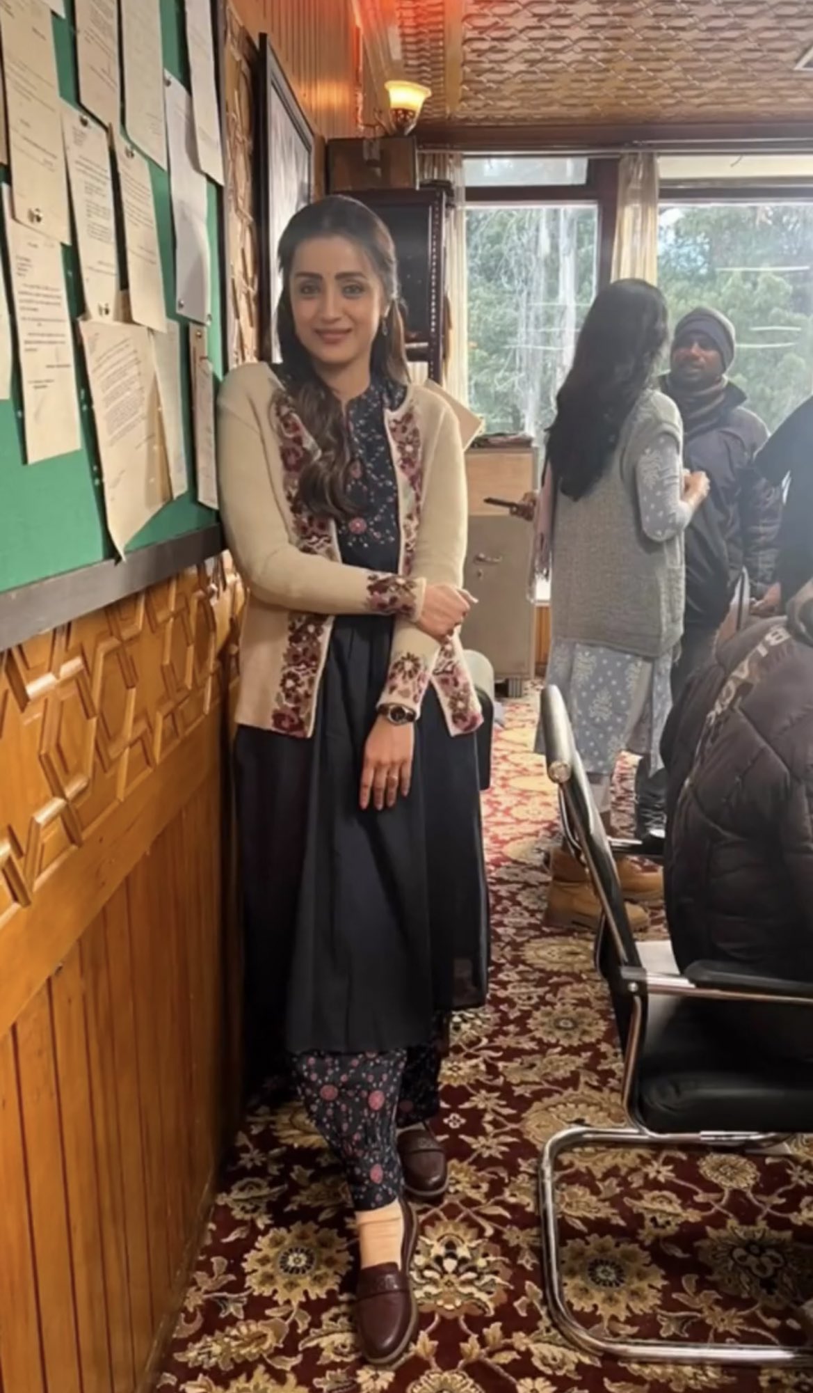 F9bTjSYagAARXp6?format=jpg&name=large