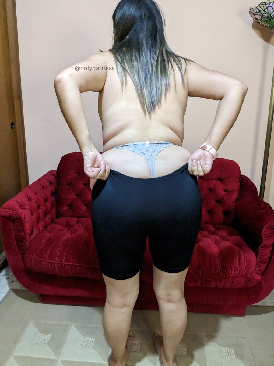 Me ayudas a subirme mis shorts, o mejor quitarlos?😈
onlyfans.com/onlygatitass
35% desc. Aprovecha ya! 🍑💦