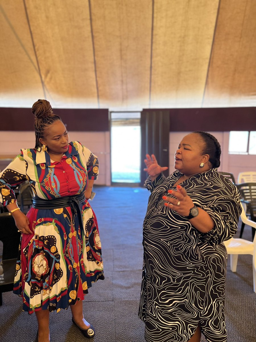 Eunice_Mgcina's tweet photo. @Coj_RegionD with MMC @Loyiso_Masuku, visiting the future leaders of the City to encourage and motivate them as they approach their final exams. #matric2023 #matricfinals #matric23 #DevelopmentplanningCoj #DevPlanCoJ #joburgcares #weservejoburg https://t.co/igNz4rIGo1