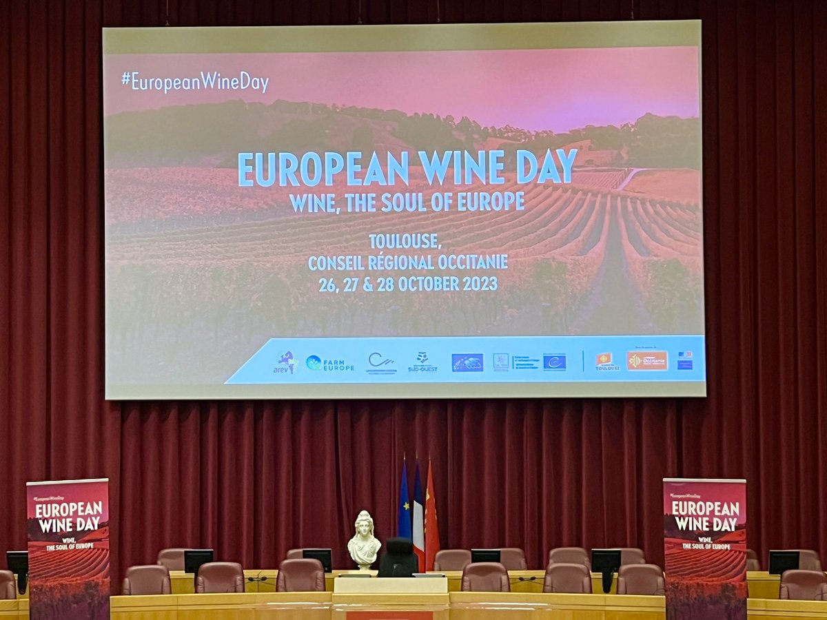 anto_bxl's tweet photo. Starting now! #EuropeanWineDay https://t.co/pRbx5qa1lt