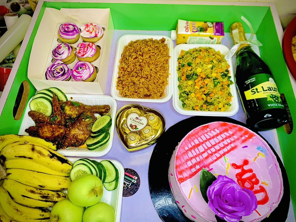 ChefSinim's tweet photo. Feed your eyes for free🥰
Feeding your tummy is optional though 😂 https://t.co/HsfbYgXtDG