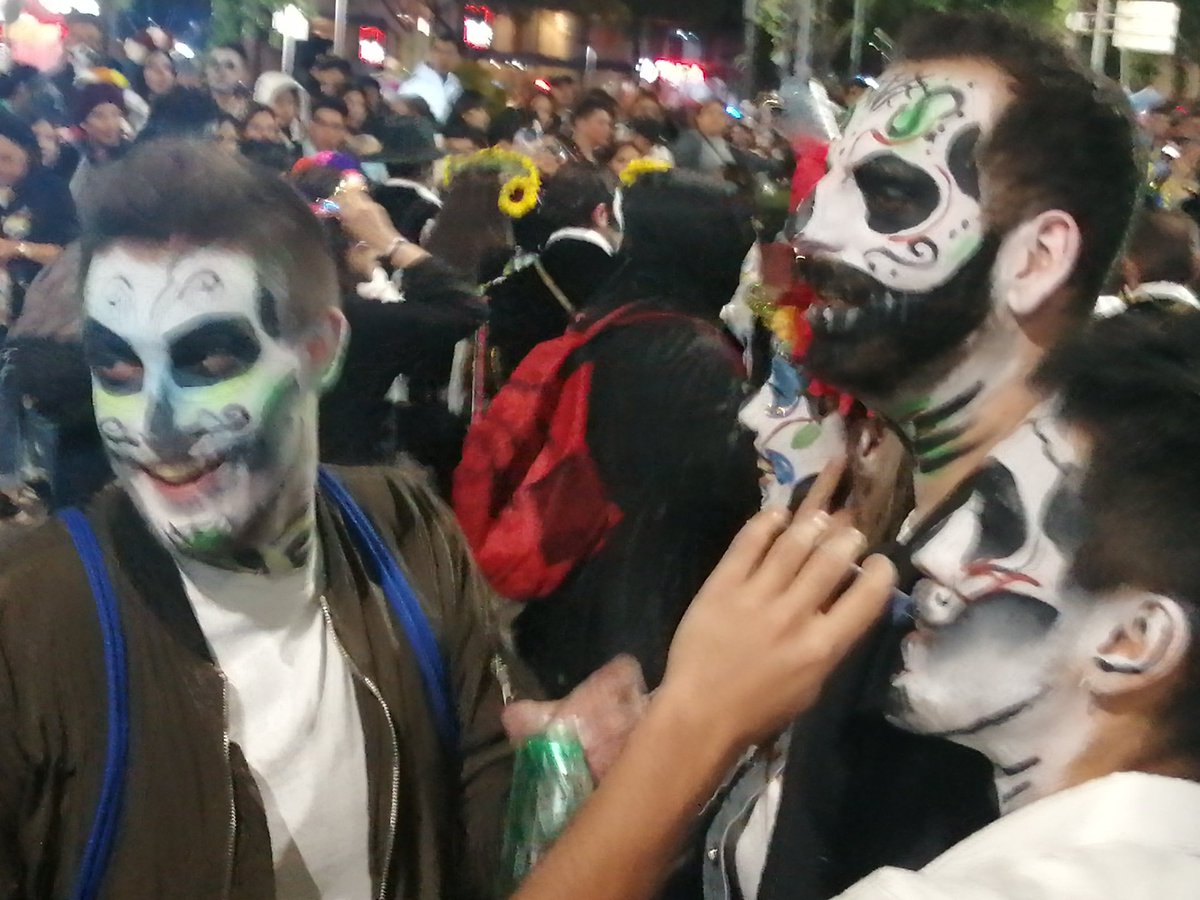 Macabros en el desfile de las catrinas