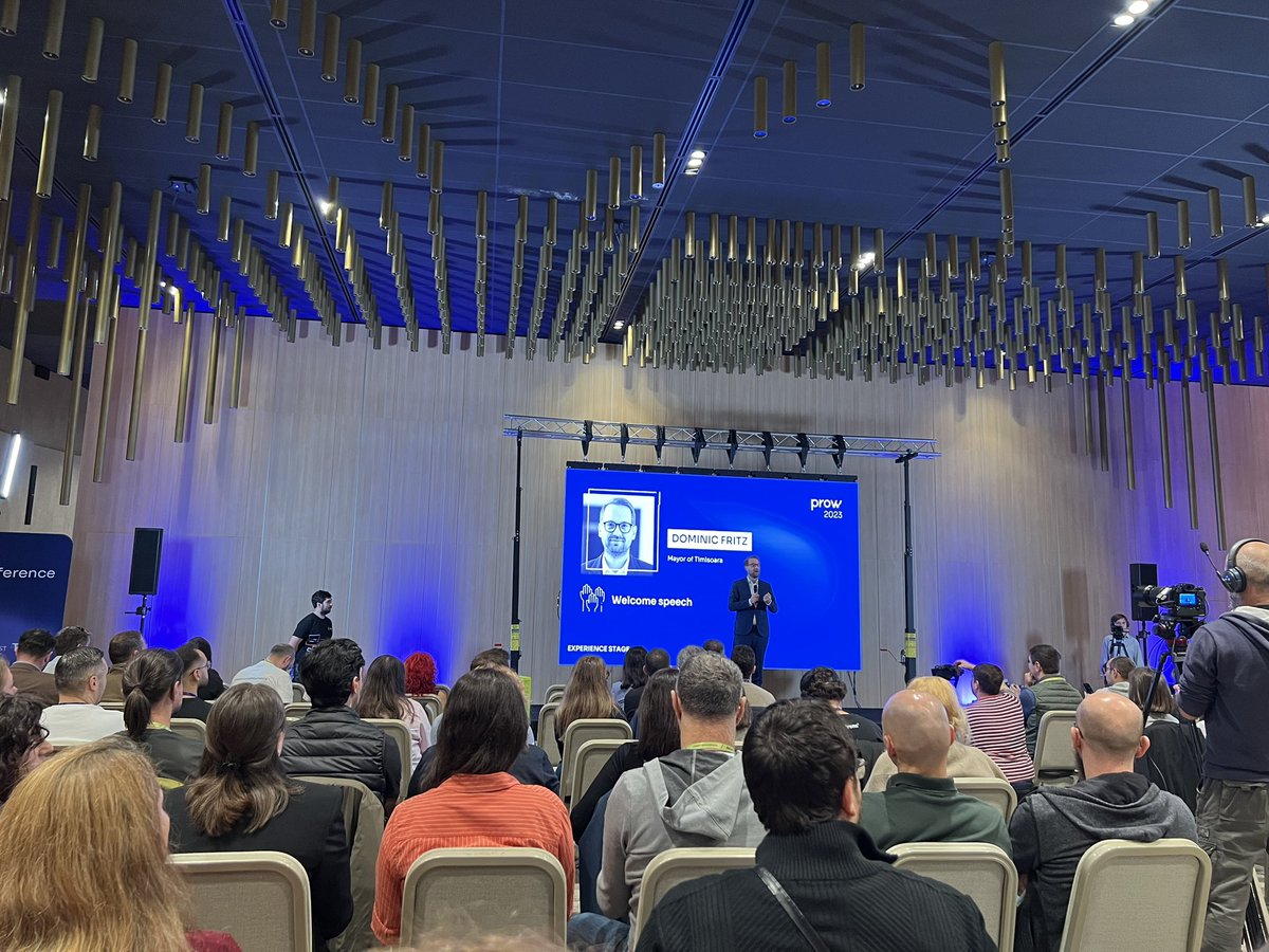 Prow 2023 started with an inspiring talk by the mayor of Timișoara, about continuing to foster innovation in our multi-cultural and historically innovative city. 
#ProwConference #Tech #DigitalProduct #Innovation #PROWConference2023 #Timisoara