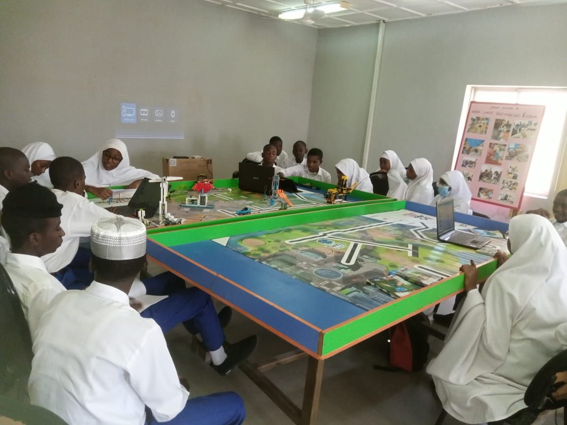 coderina's tweet image. Putting in the hardwork 💪 

Our session on Scratch Programming in preparation for the upcoming #AfricanCodeChallenge at National Library, Bauchi state

#coderinaib
@sap4good @dowNewsroom @NigEducation @FIRSTLEGOLeague @Ford @firstweets @LEGOFoundation
#STEAMeducation #TGIF
