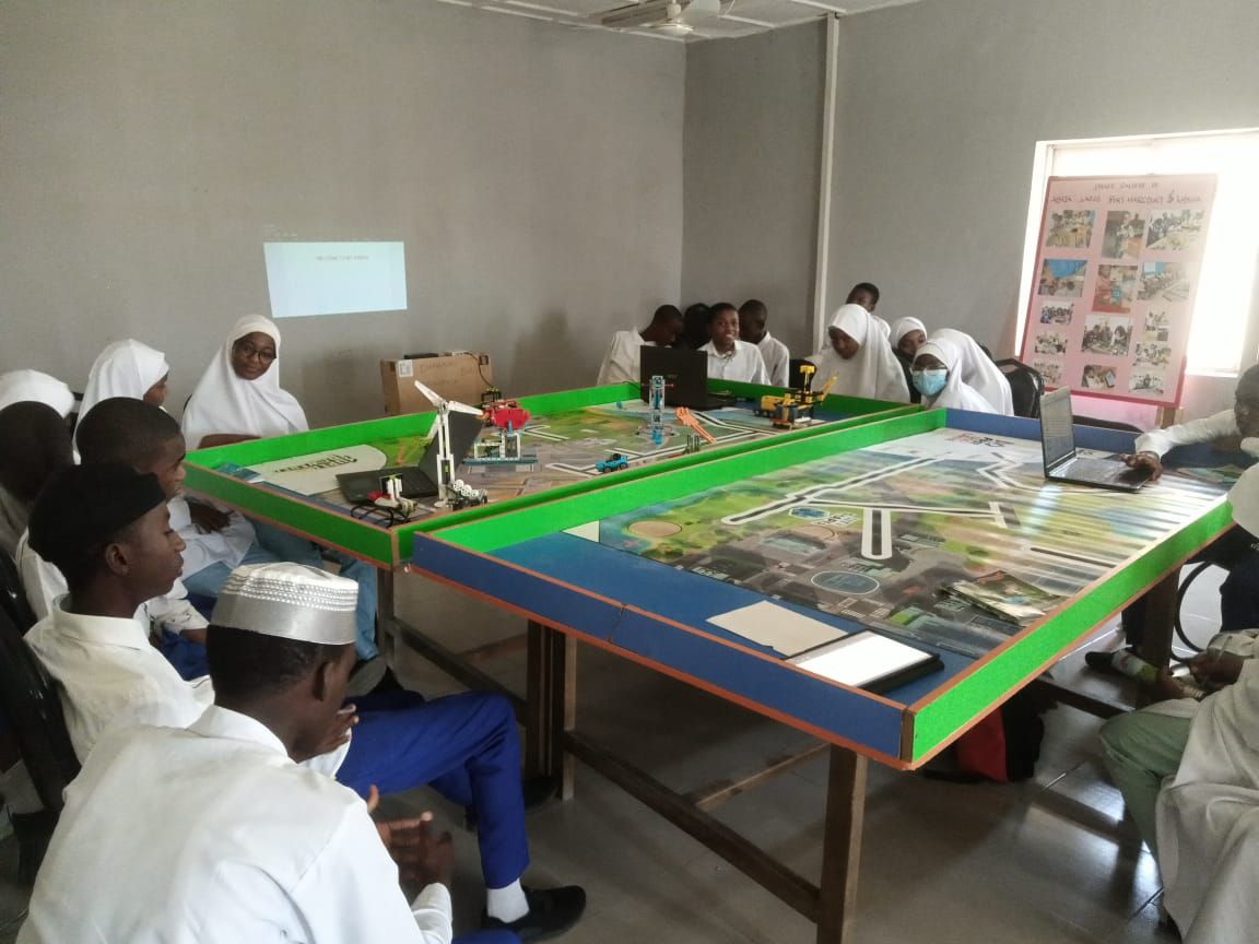coderina's tweet image. Putting in the hardwork 💪 

Our session on Scratch Programming in preparation for the upcoming #AfricanCodeChallenge at National Library, Bauchi state

#coderinaib
@sap4good @dowNewsroom @NigEducation @FIRSTLEGOLeague @Ford @firstweets @LEGOFoundation
#STEAMeducation #TGIF