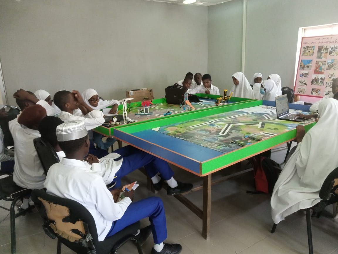 coderina's tweet image. Putting in the hardwork 💪 

Our session on Scratch Programming in preparation for the upcoming #AfricanCodeChallenge at National Library, Bauchi state

#coderinaib
@sap4good @dowNewsroom @NigEducation @FIRSTLEGOLeague @Ford @firstweets @LEGOFoundation
#STEAMeducation #TGIF