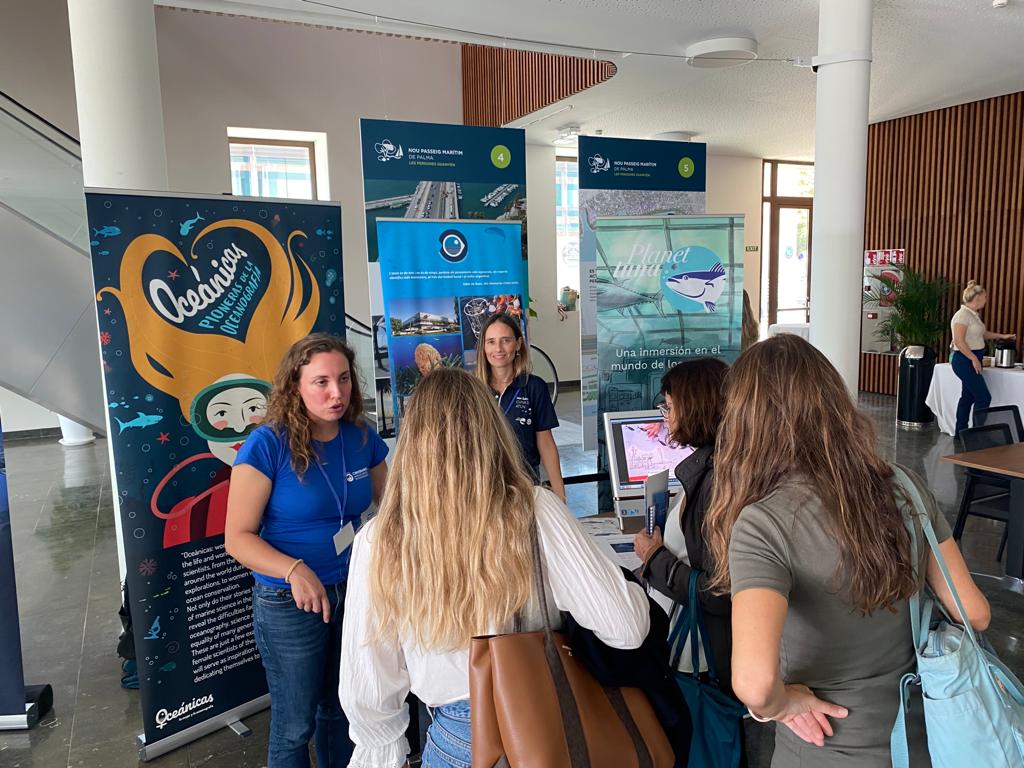 planettunaIEO's tweet photo. Esta semana hemos dado a conocer Planet Tuna en el networking de @WeAreBlueSchool, junto con 70 centros educativos de #IllesBalears y en el congreso @CCSCiencia en Granada

🙋‍♀️¡Nos ha encantado desvirtualizarnos!

#investigatuna https://t.co/uOzg0GITiF