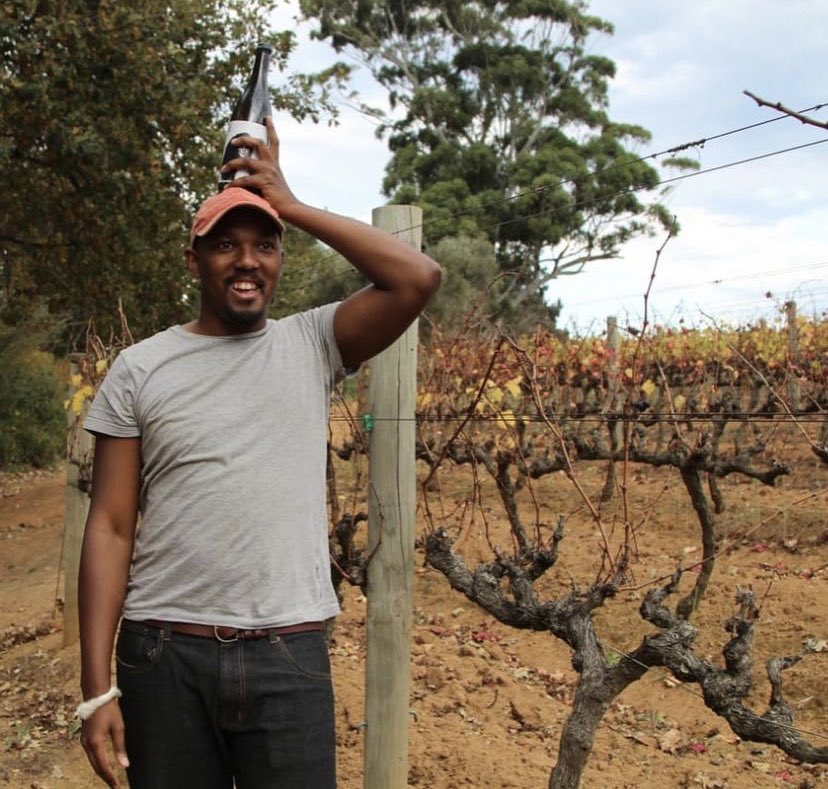 Janong_Agency's tweet photo. Today we are admiring the Essence of Nature in Every Sip with @MagnaCartaWines . Mphumi is a passionate winemaker with 7 years of dedication to the craft. He believes the appeal to nature drives his creations. 
#MagnaCartaWines #janongwinefridays #janongagnecy #janong10years https://t.co/5VrtZ2y0kC