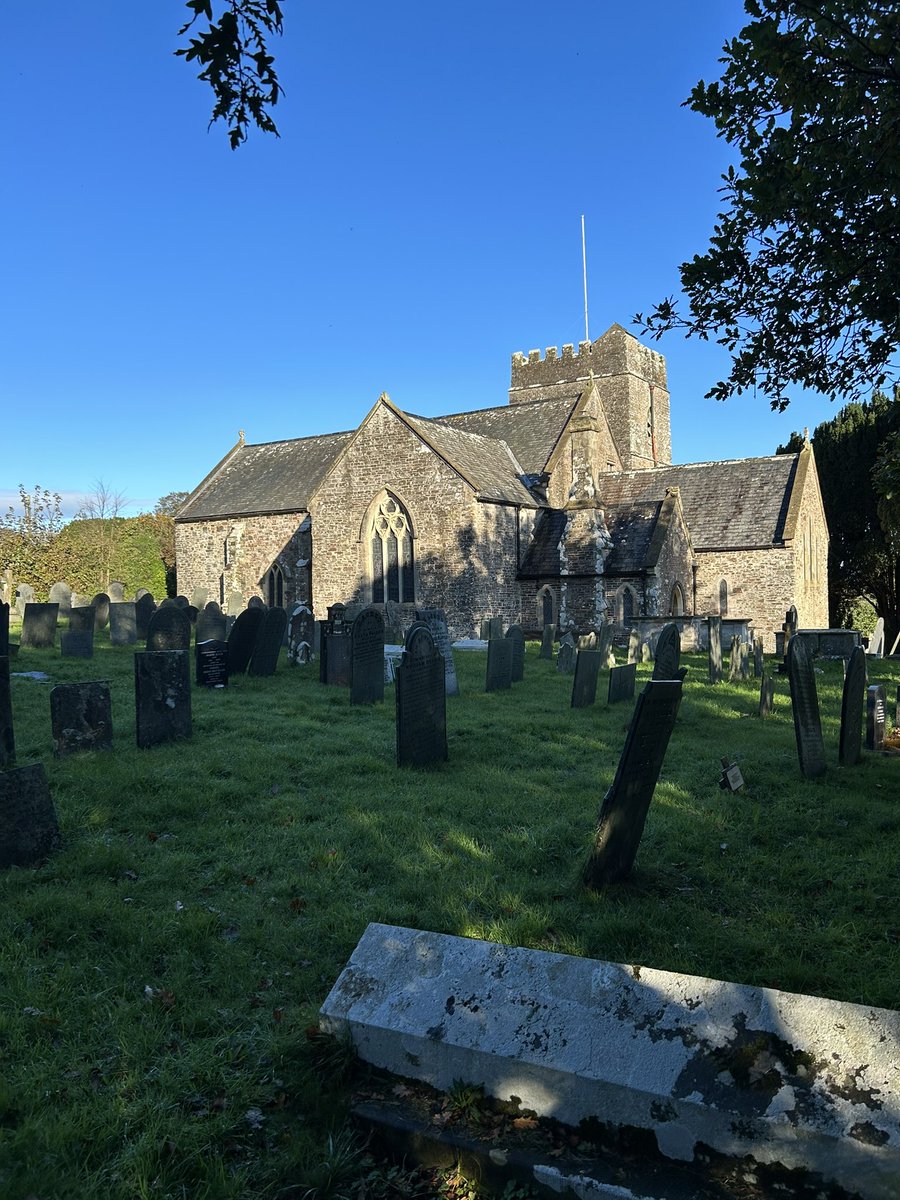 bradleyscott31's tweet photo. It’s been a fantastic week, we’ve had a churchyard trail, pumpkin carving, candle jars and lots of fun and laughs with our children and families this half term! Can’t wait to see you all again soon! @CofEDevon @GtRCDevon https://t.co/8l32yOQXHH