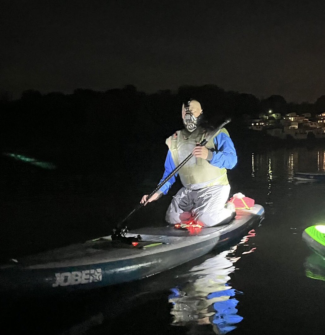 bri_cads's tweet image. Halloween paddle with @MidCheshireSUP #Bain out on the water great evening of laughter and banter out on the #RiverWeaver and #Flashes #LifesForLiving