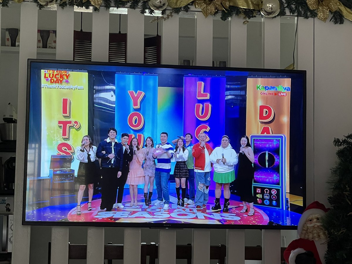 akoe2marizen's tweet photo. Mamimiss ko kau ❤️  #ThankYouLuckyFam https://t.co/1aZ7A3SBBw