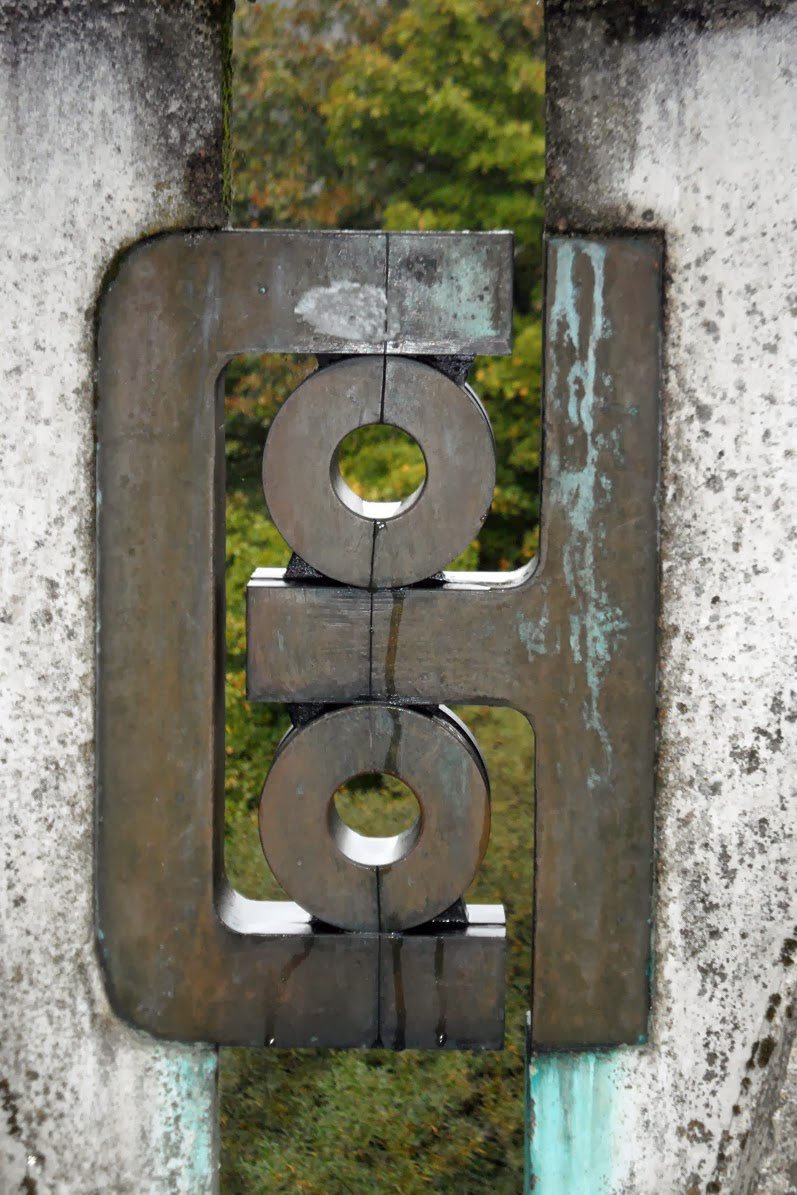 architext14's tweet image. What ove arup considered his finest work. Kingsgate footbridge, Durham  where 2 legs of the bridge are constructed on shore and swung into position and touch at the most elegant of expansion joints.