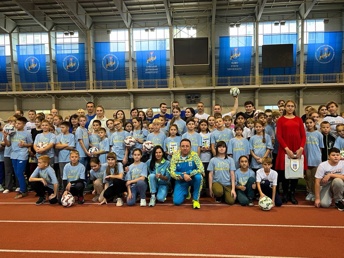 OlympicUA's tweet photo. 💙💛 У Сумах провели Олімпійський урок
👉Детальніше: https://t.co/AaViNwB6g9
#Націяпереможців #НОК #Україна #УкраїнськийСпорт #Ukraine #UkrainianSport #РазомдоПеремоги #Олімпійськийурок #Олімпійськийурок2023 #BeActive #EuropeanWeekofSport #OlympicLesson #НОКСуми https://t.co/cCjIMnm0I2