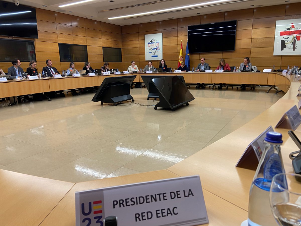 🗣️ El director de @catsostenible, @arnauqueralt, va presentar ahir la feina de l’Aliança #Catalunya2030 i l’@EEAC_Network a la reunió d’experts del Grup de Treball sobre #Agenda2030 del Consell de la #UE. #EU2023ES ✅ Seguim treballant pels #ODS.