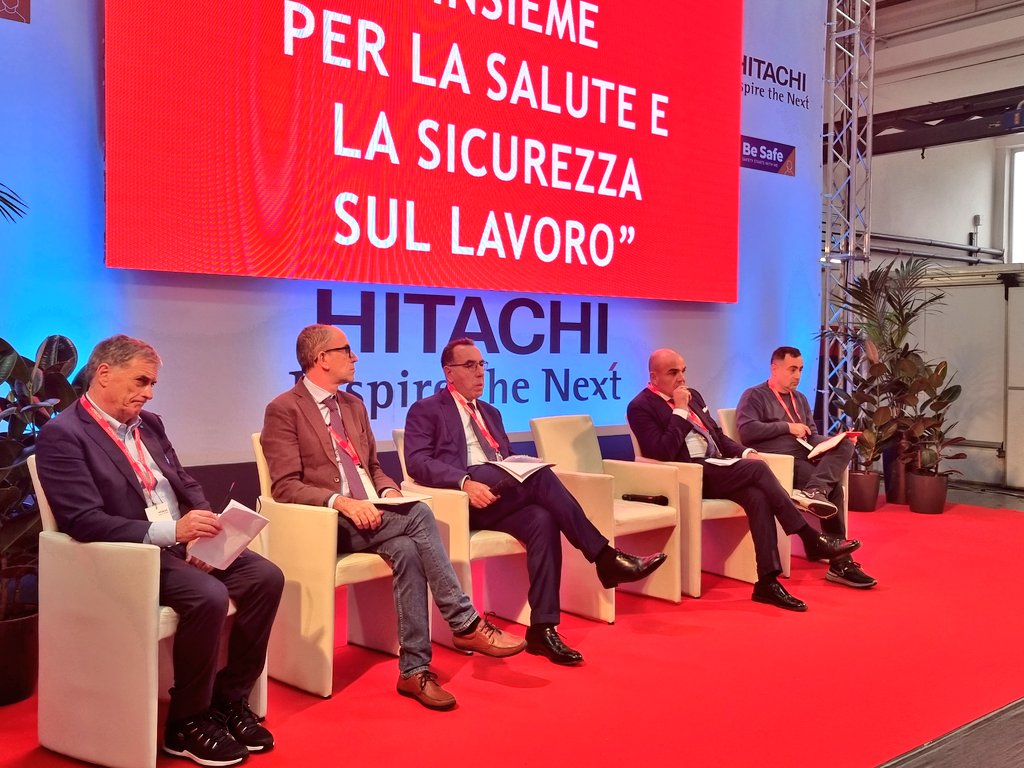 #InsiemeXlaSicurezza | Al via la tavola rotonda tra i firmatari del #ccnlmetalmeccanico .  🗣Apre e modera i lavori il DG #Federmeccanica @ste_franchi  🗣Interviene il ns VP con delega alla Sicurezza sul Lavoro Luciano Sale.  @assistal @FIMCislStampa @fiomnet @UilmNazionale