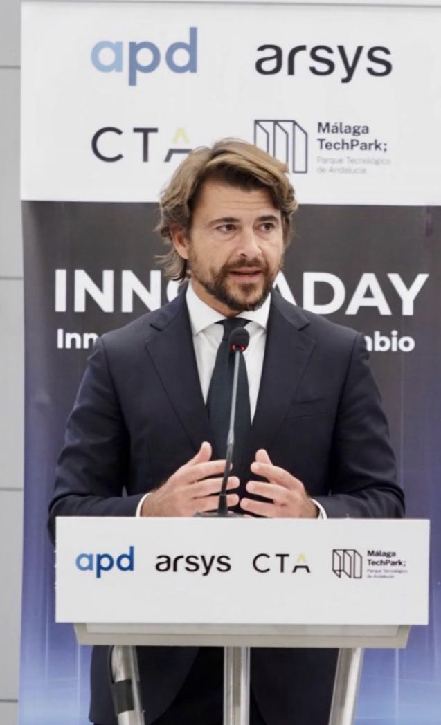 juancarcubeiro's tweet photo. Espectacular el #innovaday @APDasociacion ayer en #Málaga. Gracias, Felipe, Aiste, Elena, Enrique Alejandro, Beltrán, Xoan. Virginia, David, Vanessa y Liliana. ¡Cuánto hemos aprendido de #innovación, ##liderazgo y #pensamientocrítico. Así se desafía el statu quo. https://t.co/lf8p3MnL8b