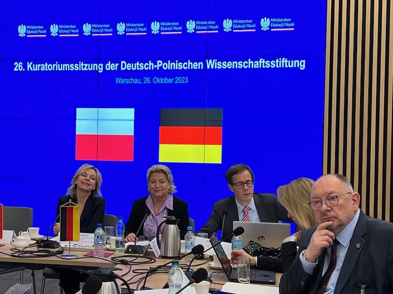 sabinedoering's tweet photo. Zurück aus Warschau als neue Kuratoriumsvorsitzende der #DPWS und mit vielen Ideen aus der polnischen Wissenschaft weit darüber hinaus. Nach der Wahl herrscht hier Aufbruchstimmung. 🇵🇱🇩🇪🇪🇺 https://t.co/PtwaX2GXf9