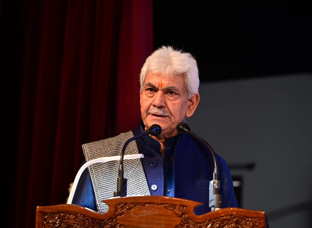 dar_Zubair_07's tweet photo. LG Sh.@manojsinha_ inaugurated #4th Annual Conference of #IndianEconomics & #AlliedSciences Association earlier today. Three-day conference will discuss various themes and comprehensive analysis of policy measures towards the achievement of #ViksitBharat by 2047.@OfficeOfLGJandK https://t.co/IAAOC8SHFu